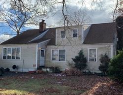 Pre-foreclosure Listing in BENNINGTON ST MELVILLE, NY 11747
