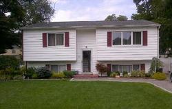 Pre-foreclosure in  ONTARIO ST Huntington, NY 11743