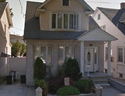 Pre-foreclosure in  WATCHOGUE RD Staten Island, NY 10314