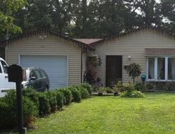 Pre-foreclosure in  10TH AVE Huntington Station, NY 11746