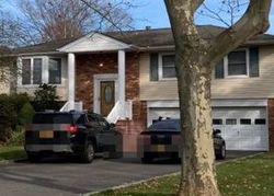 Pre-foreclosure in  STELL LN East Northport, NY 11731