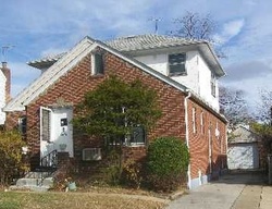 Pre-foreclosure Listing in 246TH ST BELLEROSE, NY 11426