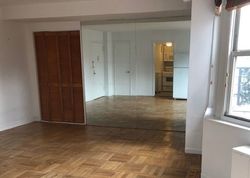 Pre-foreclosure in  E 34TH ST H New York, NY 10016