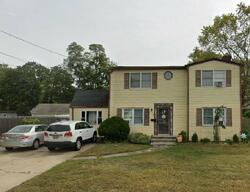 Pre-foreclosure in  WINGANHAUPPAUGE RD Islip, NY 11751