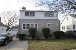 Pre-foreclosure in  N 7TH ST New Hyde Park, NY 11040