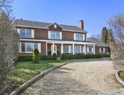 Pre-foreclosure in  LEOS LN Southampton, NY 11968