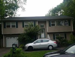 Pre-foreclosure in  PEARL PL Greenlawn, NY 11740