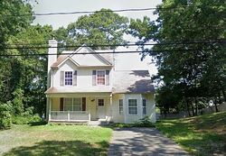 Pre-foreclosure in  MAPLE LN Medford, NY 11763