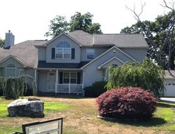 Pre-foreclosure in  PINE CONE CT Moriches, NY 11955