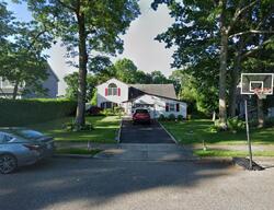 Pre-foreclosure in  DEAN ST Islandia, NY 11749