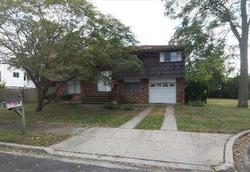 Pre-foreclosure in  MAJOR RD Massapequa, NY 11758