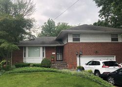 Pre-foreclosure Listing in PINETREE RD WESTBURY, NY 11590