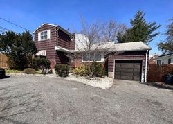 Pre-foreclosure Listing in N JERUSALEM RD EAST MEADOW, NY 11554