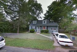 Pre-foreclosure Listing in WALNUT RD AMITYVILLE, NY 11701