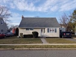 Pre-foreclosure Listing in CAMPBELL ST NEW HYDE PARK, NY 11040