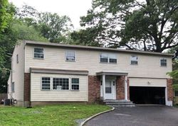  Woodland Rd, Roslyn NY