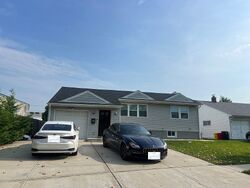 Pre-foreclosure in  BRENTWOOD LN Valley Stream, NY 11581
