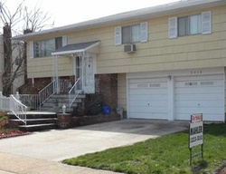 Pre-foreclosure in  CAREY LN Baldwin, NY 11510
