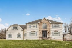 Pre-foreclosure in  DUKE DR Carmel, NY 10512