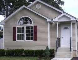 Pre-foreclosure in  BELFORD AVE Bay Shore, NY 11706