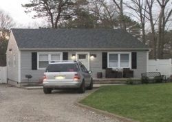 Pre-foreclosure Listing in SHADY LN CORAM, NY 11727