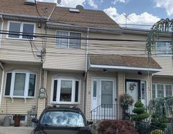 Pre-foreclosure in  HOUSTON LN Staten Island, NY 10302