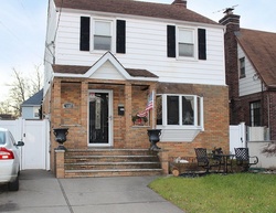 Pre-foreclosure in  LOCUST AVE Staten Island, NY 10306