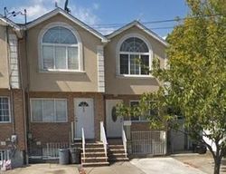 Pre-foreclosure in  TARGEE ST Staten Island, NY 10304