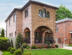 Pre-foreclosure in  218TH ST Bayside, NY 11361