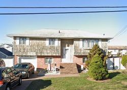 Pre-foreclosure in  PACIFIC ST Lindenhurst, NY 11757