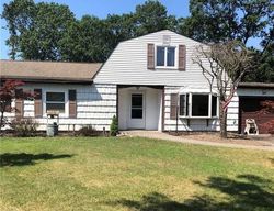  Split Pine Cir, Medford NY