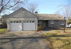 Pre-foreclosure in  PENATAQUIT AVE Bay Shore, NY 11706