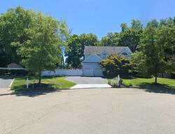 Pre-foreclosure in  BEECHWOOD CT Lake Grove, NY 11755