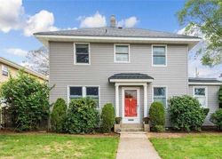 Pre-foreclosure Listing in JACKSON AVE MINEOLA, NY 11501