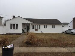 Pre-foreclosure in  DIVISION AVE Massapequa, NY 11758