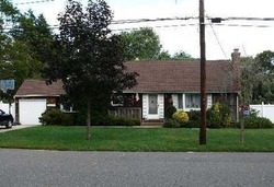 Pre-foreclosure in  GARDINER DR Bay Shore, NY 11706