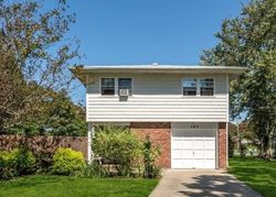 Pre-foreclosure Listing in TIMBERPOINT RD EAST ISLIP, NY 11730