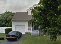 Pre-foreclosure in  MEADOW CT Manorville, NY 11949