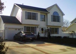 Pre-foreclosure Listing in ISLIP BLVD ISLIP TERRACE, NY 11752