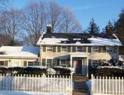 Pre-foreclosure in  BENNETT PL Amityville, NY 11701