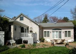 Pre-foreclosure in  THE PROMENADE Glen Head, NY 11545