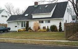 Pre-foreclosure in  THIMBLE LN Hicksville, NY 11801