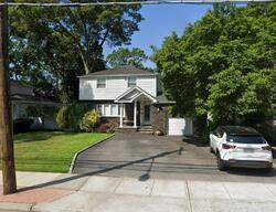 Pre-foreclosure in  MERRICK AVE Merrick, NY 11566
