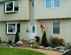  N Utica Ave, Massapequa NY