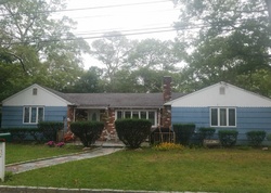  Snyder St, Patchogue NY