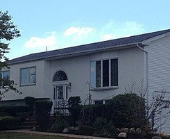  Dolphin Ln E, Copiague NY