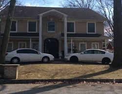 Pre-foreclosure in  PATRICIA AVE West Islip, NY 11795