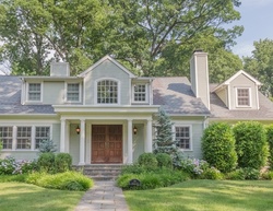Pre-foreclosure in  HEMLOCK DR Tarrytown, NY 10591
