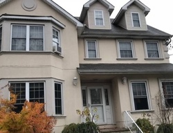 Pre-foreclosure in  GIFFORDS LN Staten Island, NY 10308