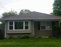 Pre-foreclosure Listing in DEER PARK AVE BABYLON, NY 11702